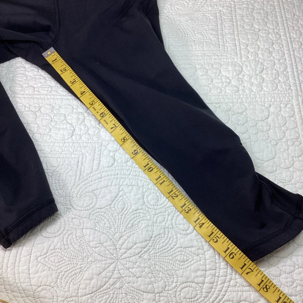 Lululemon Black Cropped Leggings Women’s Size‎ 4 Yoga Running Walking Athleisure